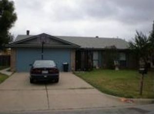 1104 Georgian Rd E, Fort Worth, TX 76179