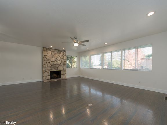 3rd image of 2312 Eastridge Ave