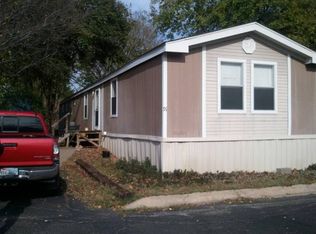 912 Turney Ln, Smithville, TX 78957