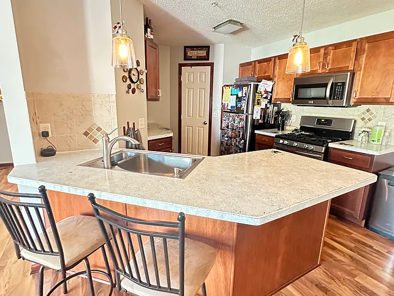 19360 Claremont Dr — Photo 24