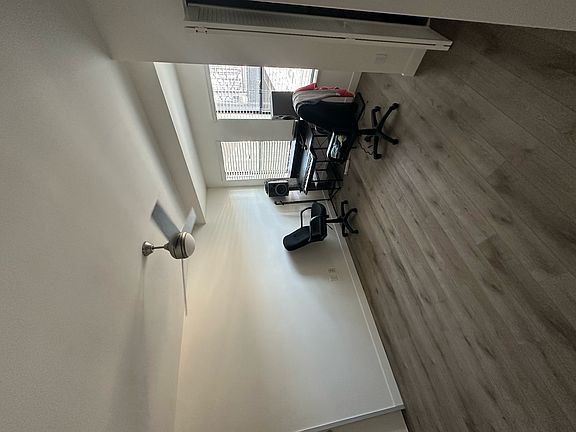 2nd image of 314 N Cleveland N #8