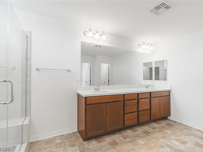 638 Great River Ave — Photo 19