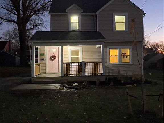 2nd image of 447 Mistletoe Ave