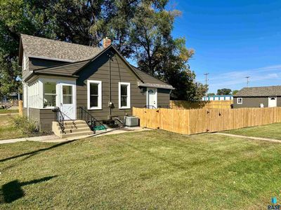101 N Juniper St, Lennox, SD, 57039