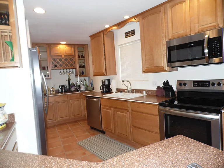 2886 Cisco Dr N — Photo 30