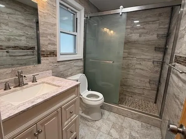 21 N Grove St #2, Valley Stream, NY 11580