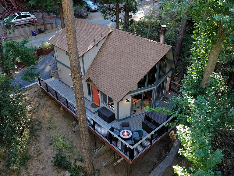692 Sunderland Ct — Photo 31