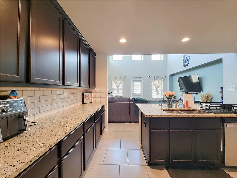 8003 Ecru Ln — Photo 14