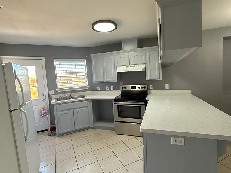 105 S Ridge Ln #2 — Photo 5