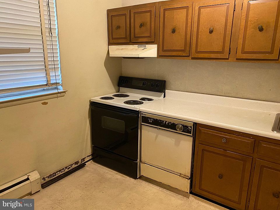 708 Dr Burlington NJ Zillow