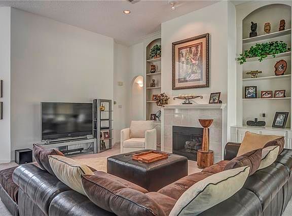 5th image of 5515 Enfield Dr