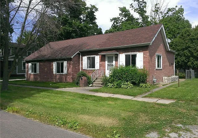 111 East St photo 1