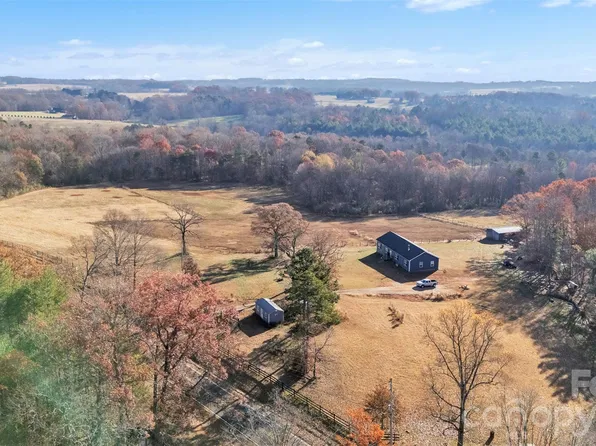 72 Crouch Rd, Taylorsville, NC 28681