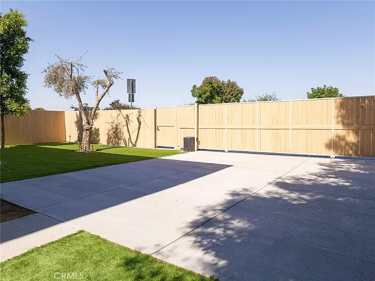 8434 Gothic St — Photo 24