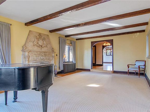 5th image of 183 Audubon Ave