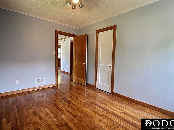 5th image of 1760 N Logan St