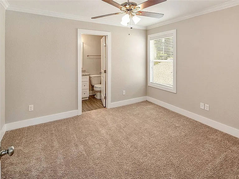 1410 Holleman Dr — Photo 21