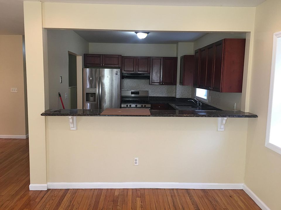 1st image of 8459 162nd St Unit 3