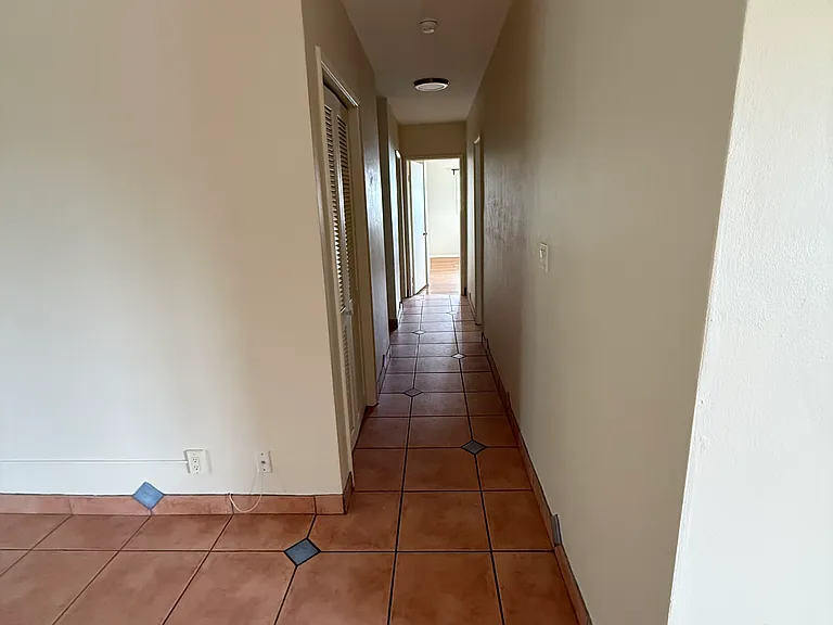 1535 SE 15th St #303 — Photo 6