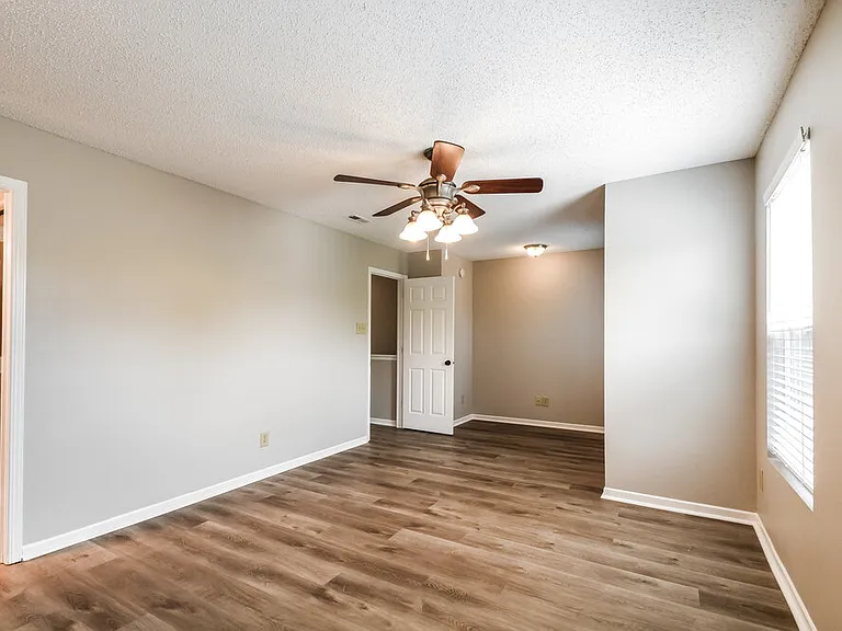14390 Black Farm Dr — Photo 6