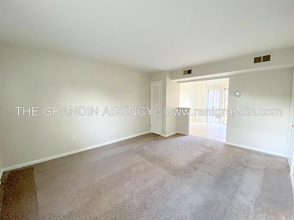 5th image of 2155 Mulberry St