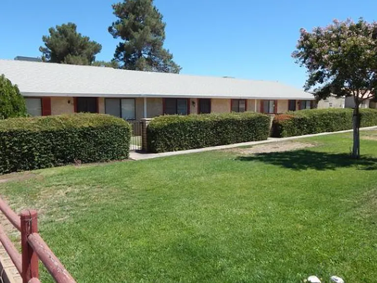 15360 Sequoia St — Photo 28