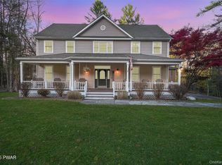 121 Mill Creek Ct, Milford, PA 18337