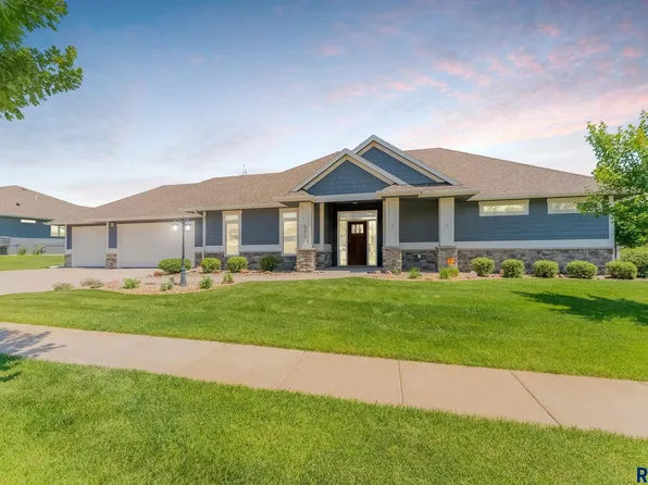 512 S Red Spruce Ave, Sioux Falls, SD 57110