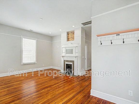 4th image of 512 E 34th St