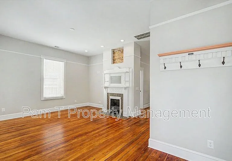 512 E 34th St — Photo 4