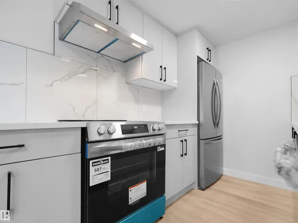 126 Woodstock NW, Edmonton, AB T5T 0H6