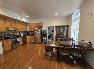 928 Race St APT 7C, Philadelphia, PA 19107