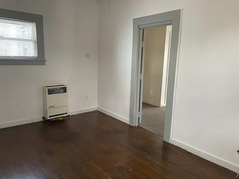 Walking Distance to Water Front- Multiple Applications Pending — Photo 6