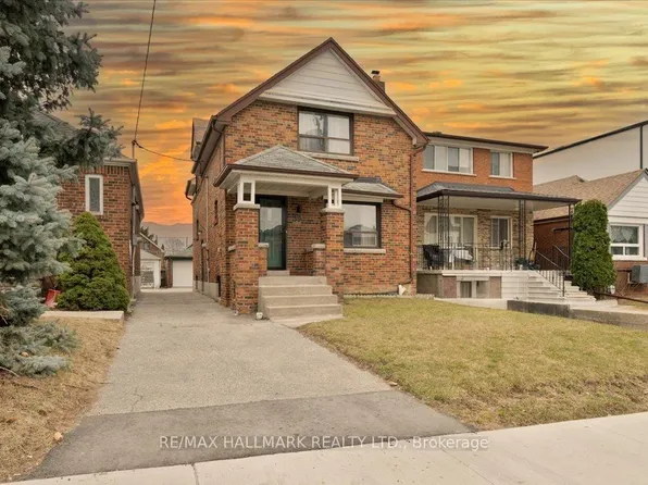 39 Lanark Ave, Toronto, ON M6C 2B5