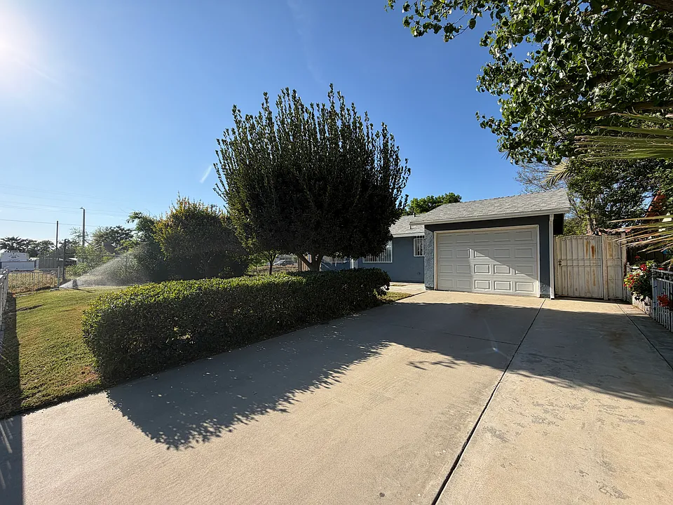 464 W Lincoln Ave