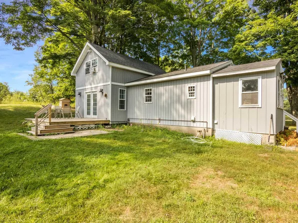 2800 N 25th Rd, Mesick, MI 49668