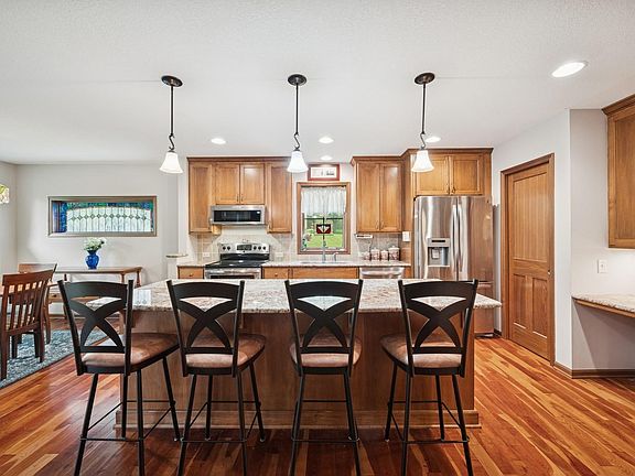 4th image of 4070 Lakehill Cir