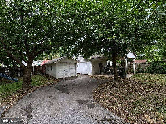 3rd image of 123 Fruitville Pike
