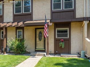 45 Glen Royal Dr UNIT M, Pueblo, CO 81005