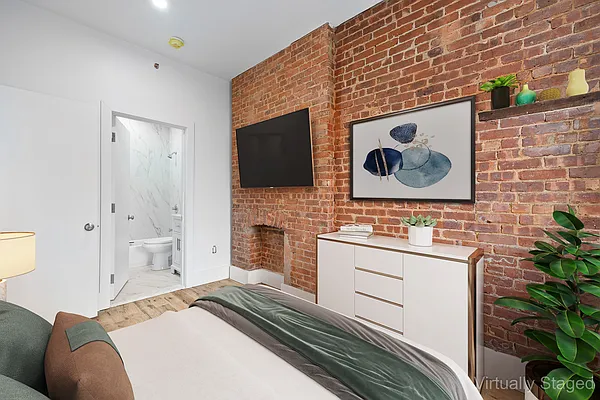 Rented by Safdie Realty Group | media 2