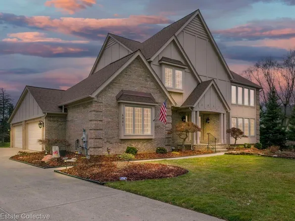 4881 Seasons Dr, Troy, MI 48098