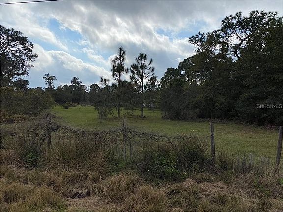 3rd image of 25 Sundance Dr