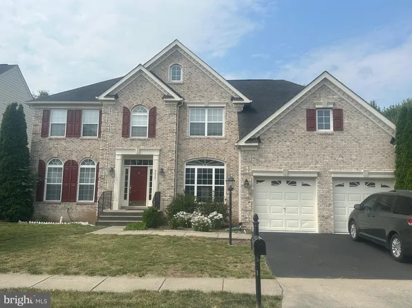 8629 Belgrove Gardens Ln, Gainesville, VA 20155