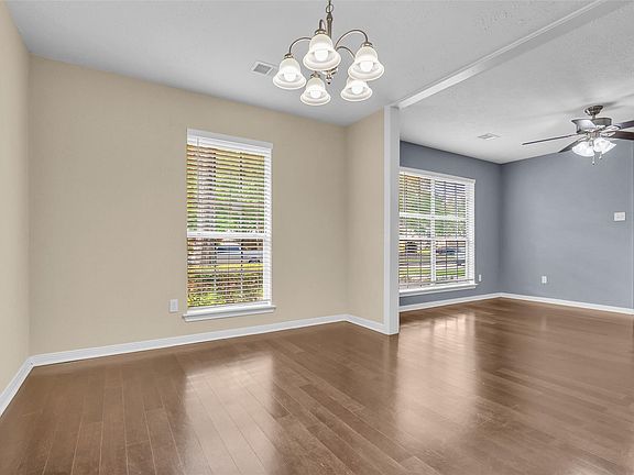 5th image of 3004 Cloverdale Dr