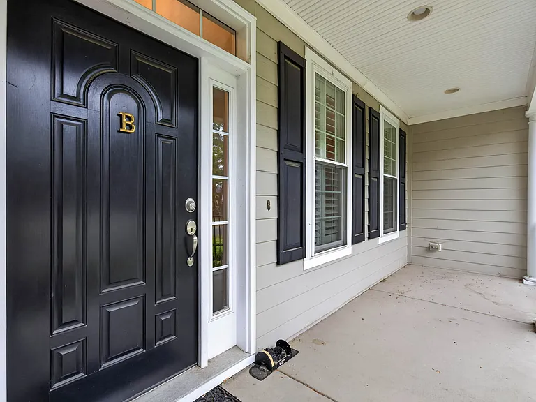 1023 Caton Dr — Photo 8