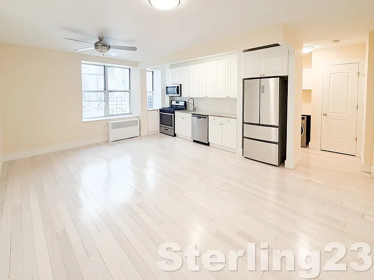 146 E 19th St #1G — Photo 1