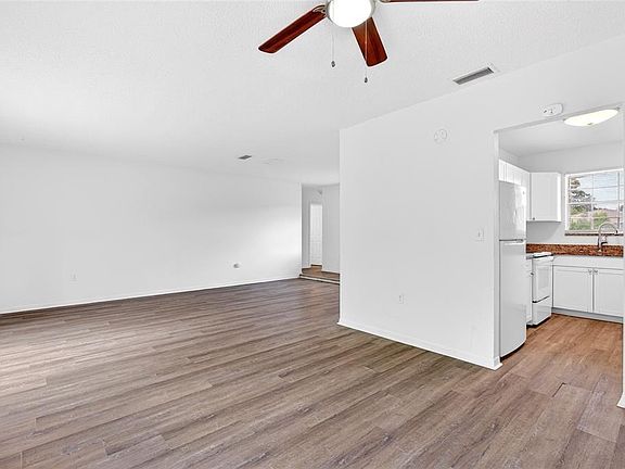 3rd image of 14676 SW 43rd Court Rd