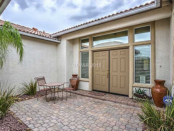 3rd image of 6636 Black Oaks St