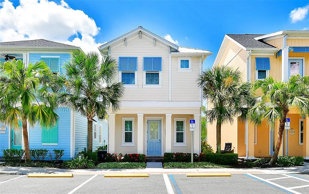 2 bed, 2.5 bath, 1305 sqft, $3,300 — Photo 1