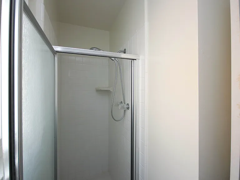 132 N Allen Ave #7 — Photo 16